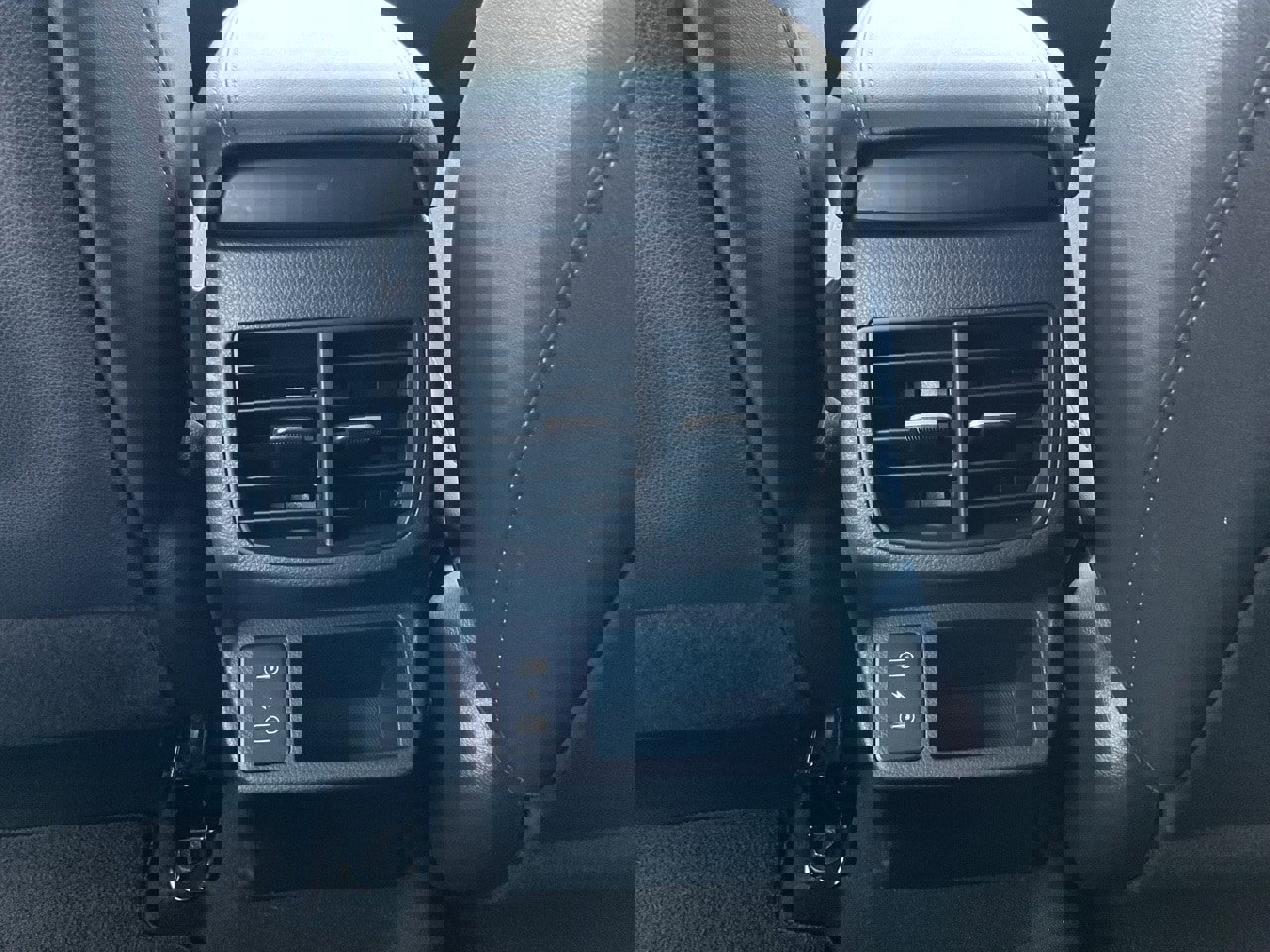 Used 2025 Kia Seltos S image 19