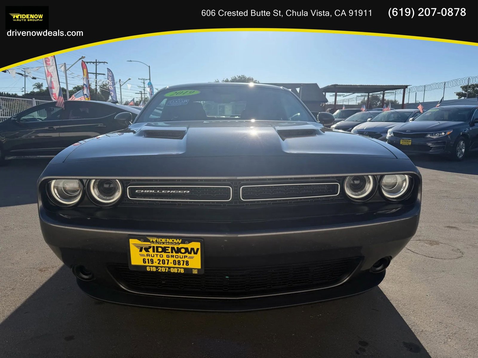 Used 2019 Dodge Challenger SXT RWD image 2