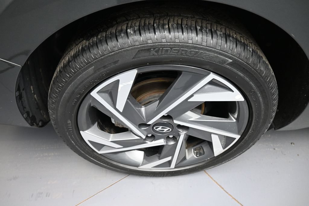 Used 2024 Hyundai Elantra Limited FWD image 12