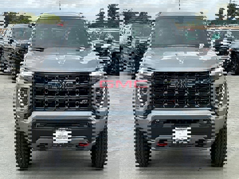 Used 2025 GMC Canyon AT4 image 5
