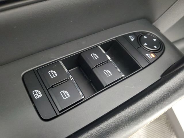 Used 2025 MAZDA CX-70 Plug-In Hybrid w/ Premium Pkg image 17