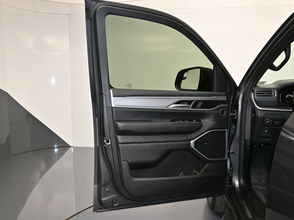 New 2026 Jeep Grand Wagoneer 4WD image 11