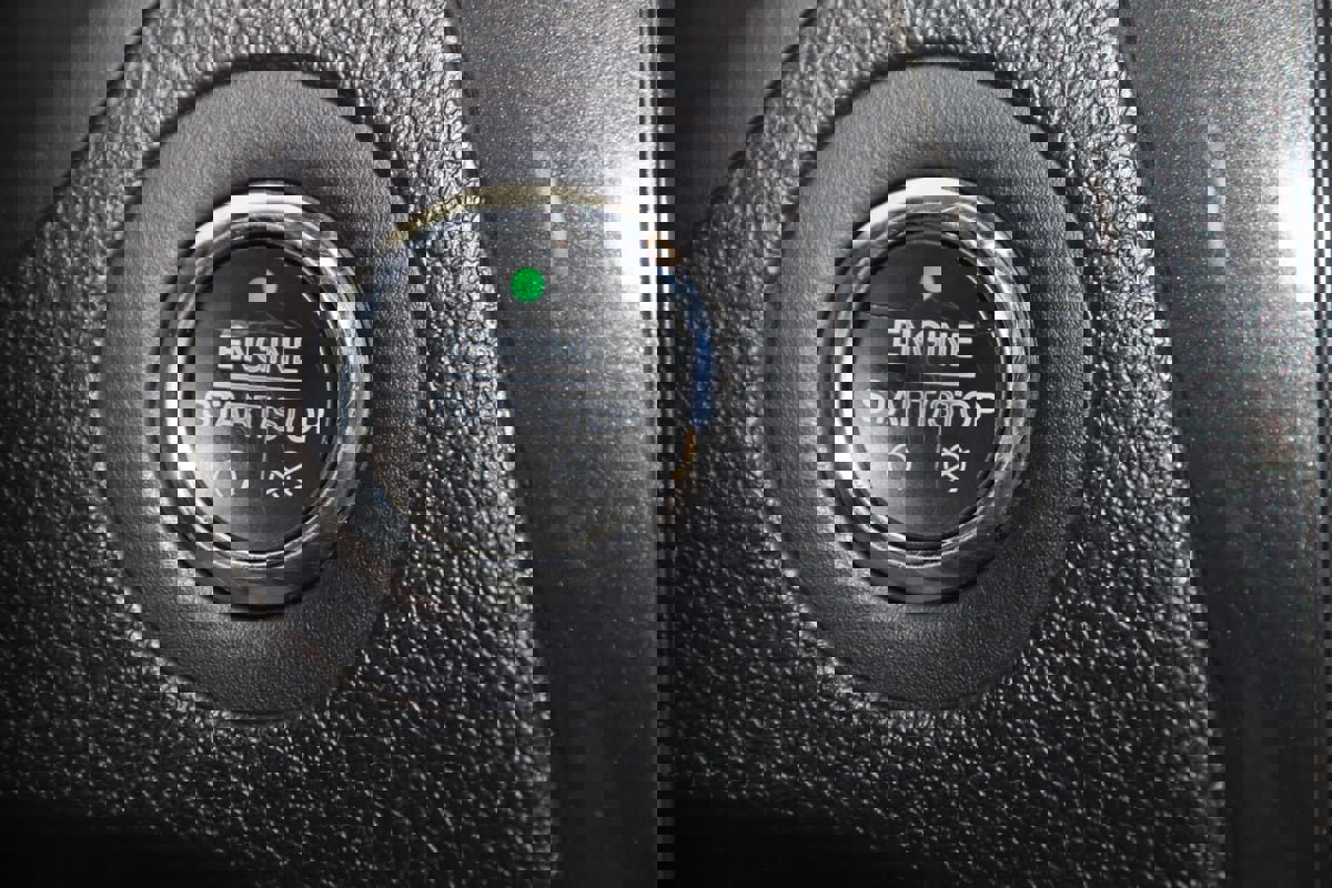 Used 2018 Ford Explorer XLT w/ Equipment Group 202A image 27