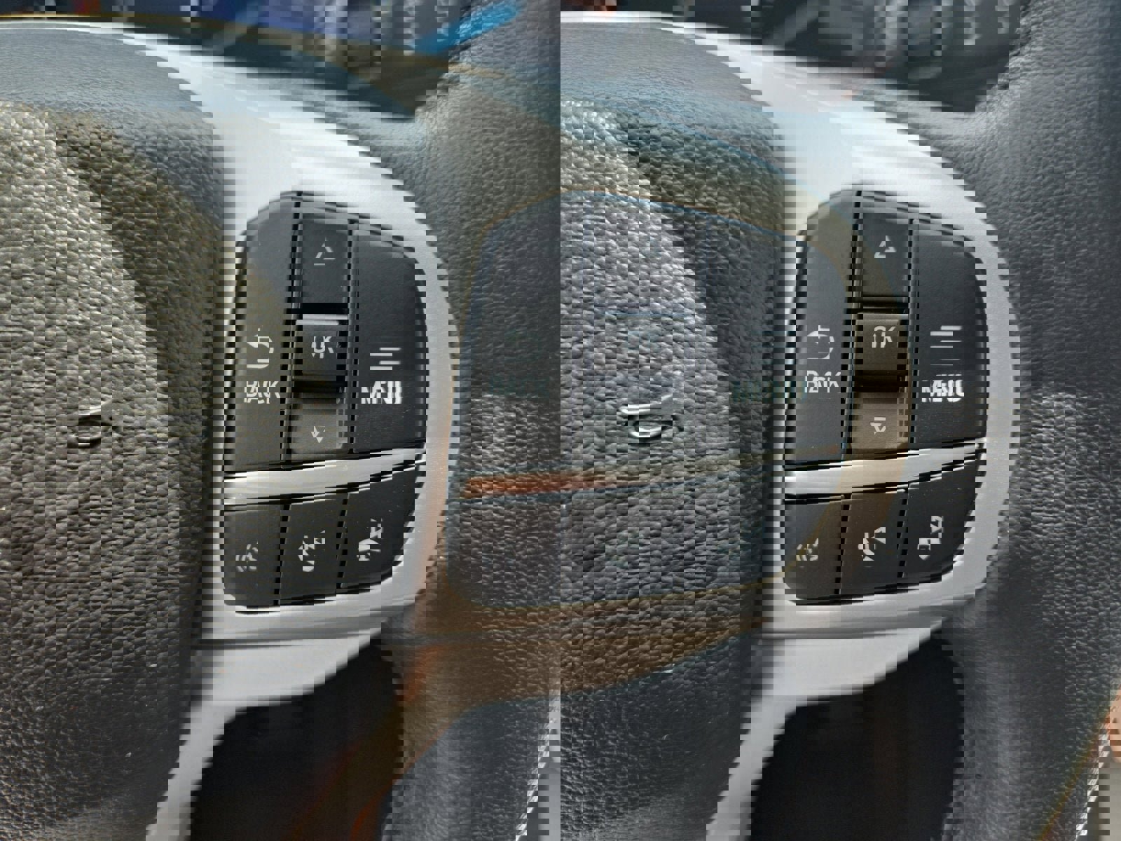 Certified 2022 Ford Explorer XLT w/ Equipment Group 202A image 15