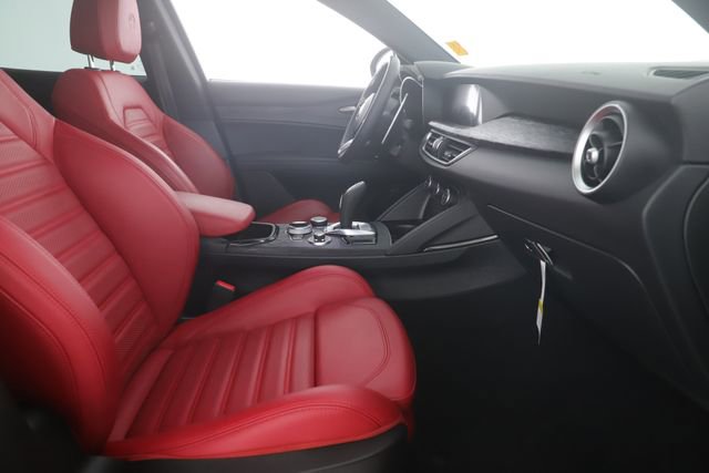 Used 2024 Alfa Romeo Stelvio Sprint AWD/4WD image 31