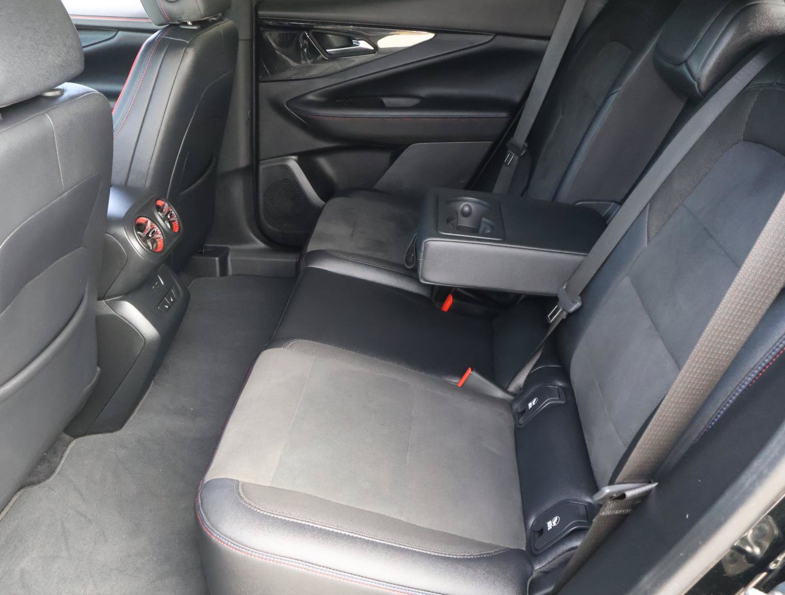 Used 2024 Chevrolet Blazer EV RS RWD image 20