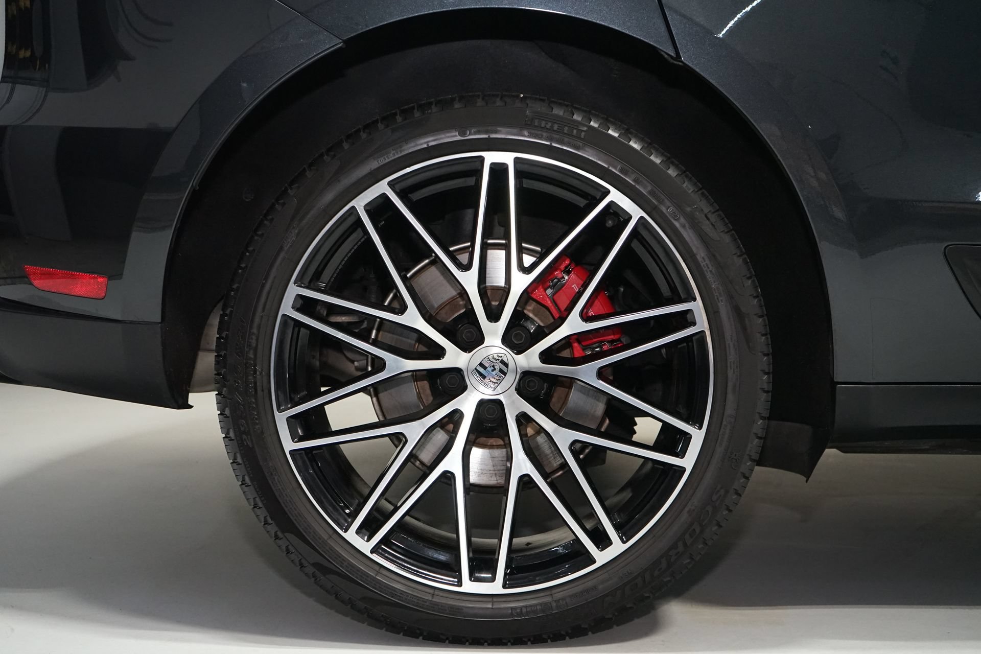 Used 2023 Porsche Macan S AWD/4WD image 33