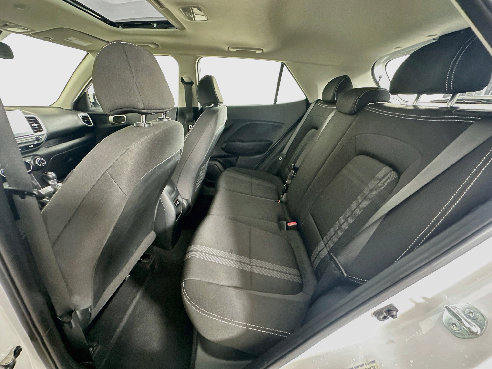 Used 2025 Hyundai Venue SEL FWD image 27