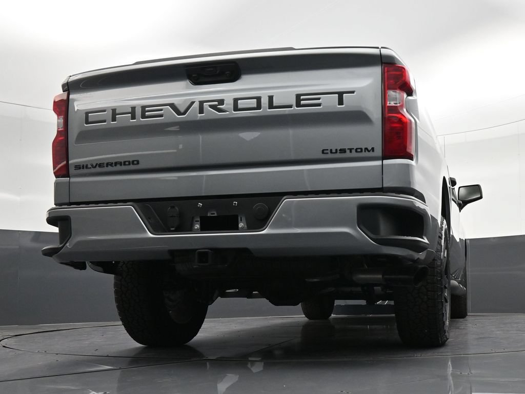 Used 2026 Chevrolet Silverado 1500 Custom w/ Turbomax Blackout Package RWD image 25