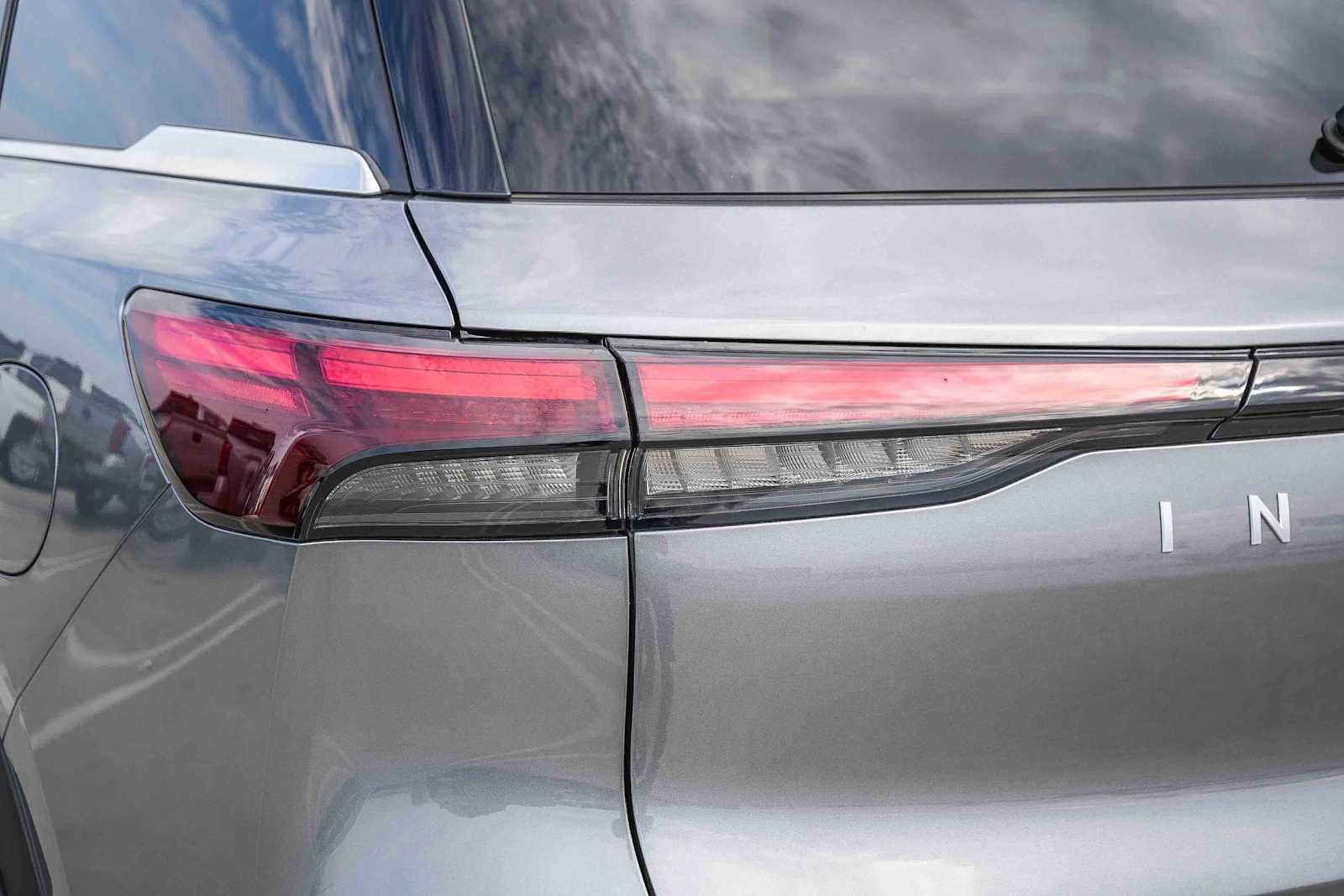 Used 2026 INFINITI QX60 Luxe w/ Cargo Package FWD image 9