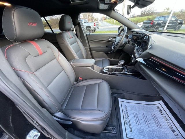 Certified 2025 Chevrolet Trax RS w/ Sunroof Package image 38
