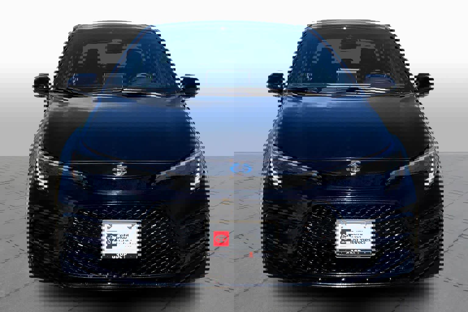 Certified 2025 Toyota Corolla SE w/ SE Premium Package FWD image 4