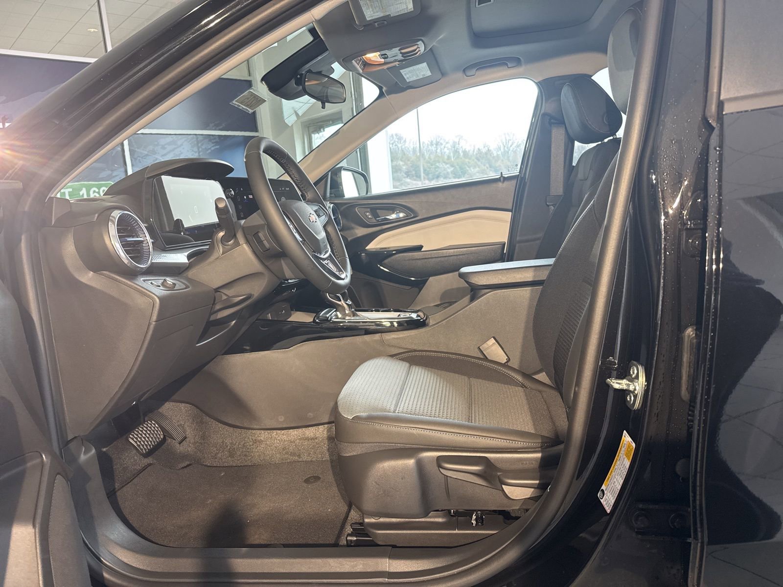 New 2026 Chevrolet Trax LT w/ Sunroof Package image 16