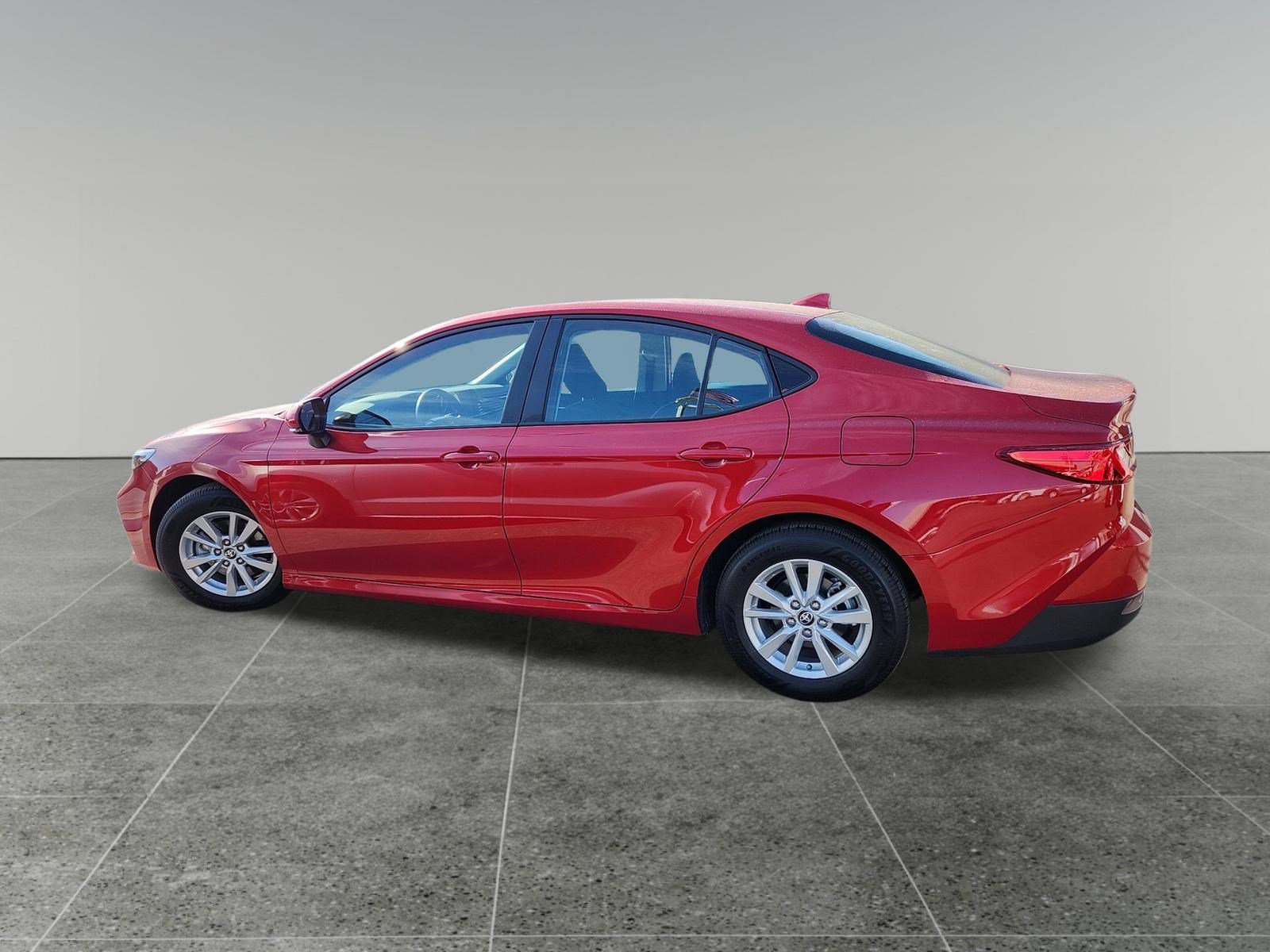 Certified 2025 Toyota Camry LE image 4