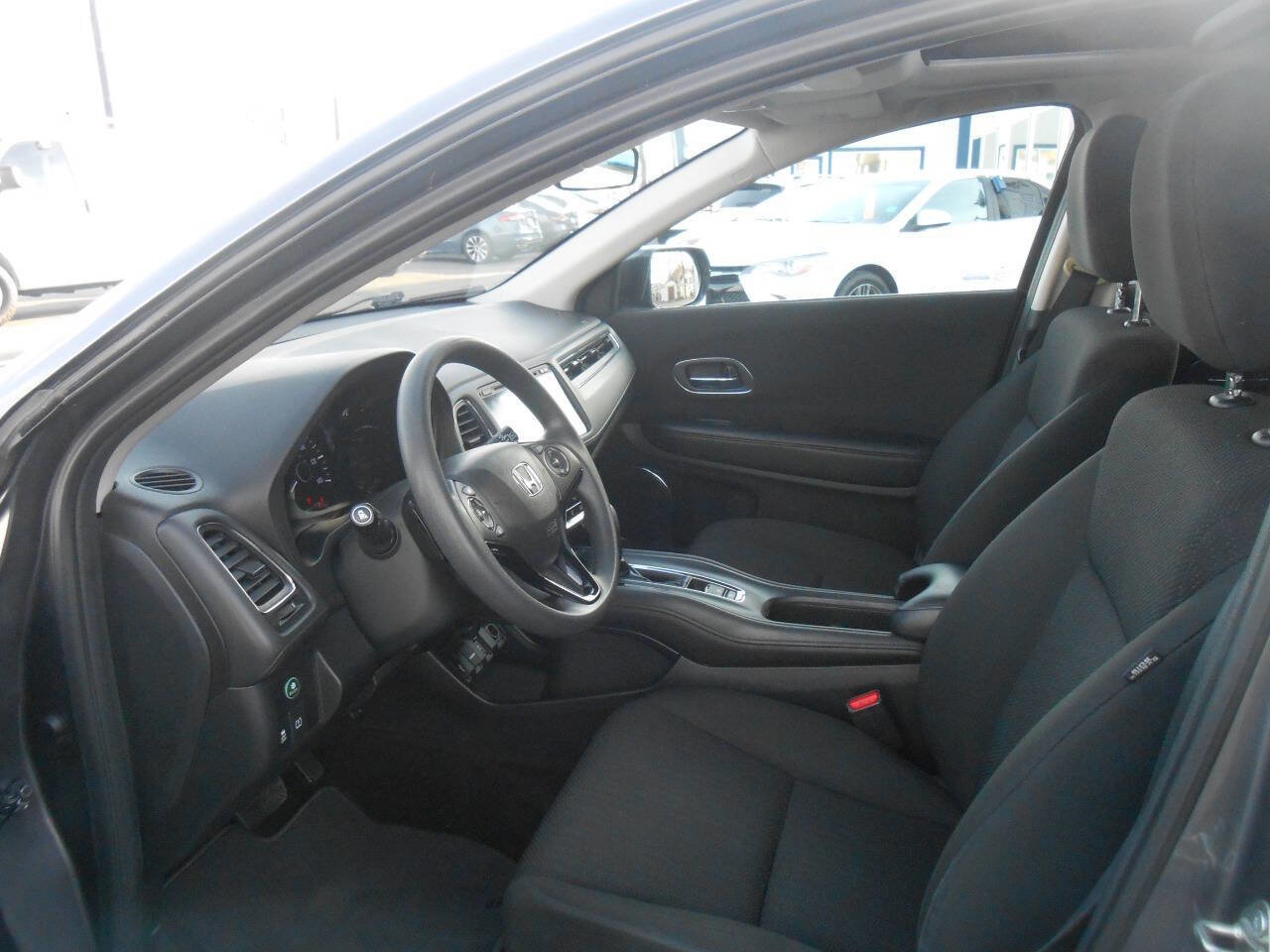 Used 2017 Honda HR-V EX image 10