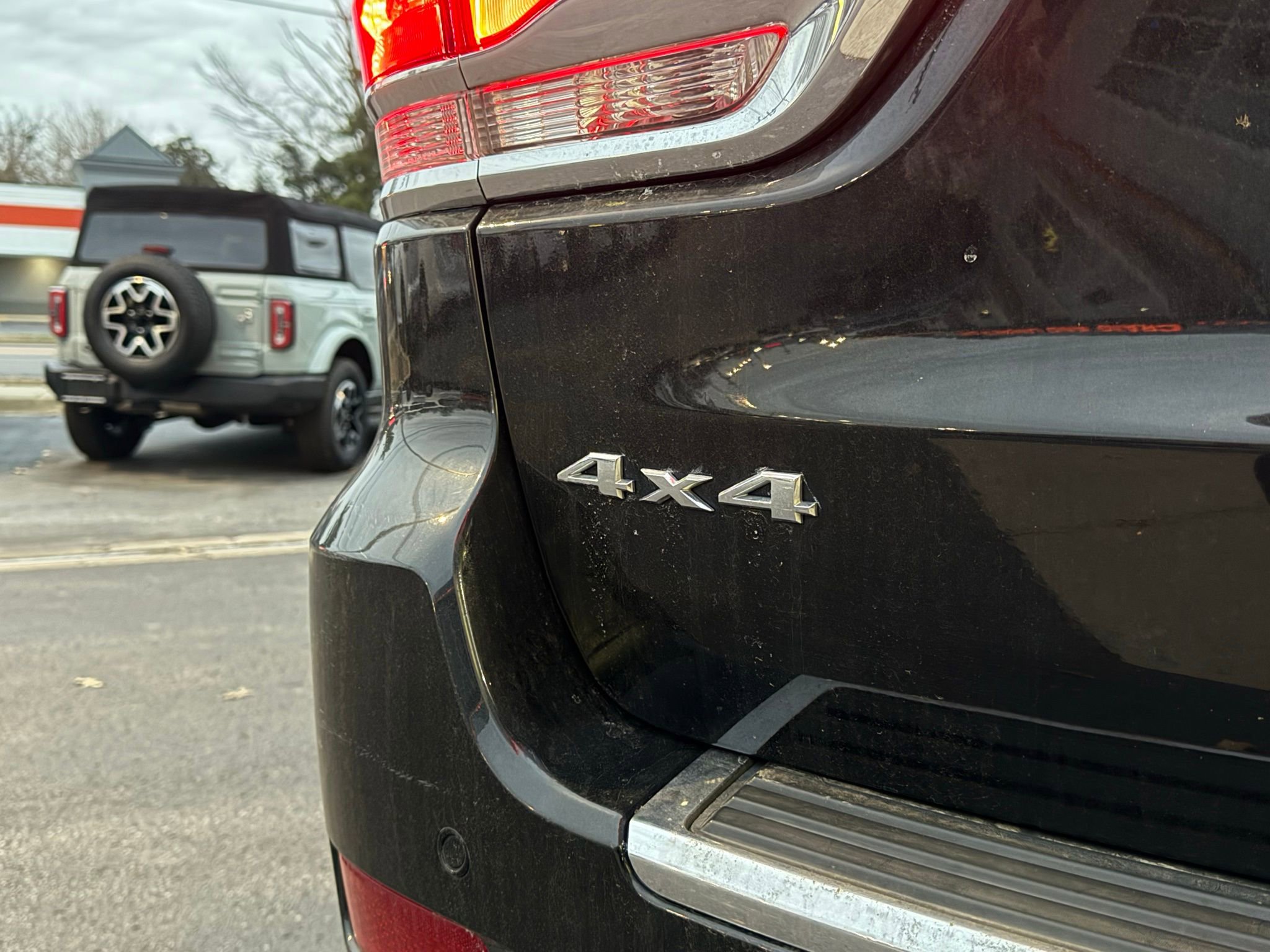 Used 2015 Jeep Grand Cherokee Limited image 12