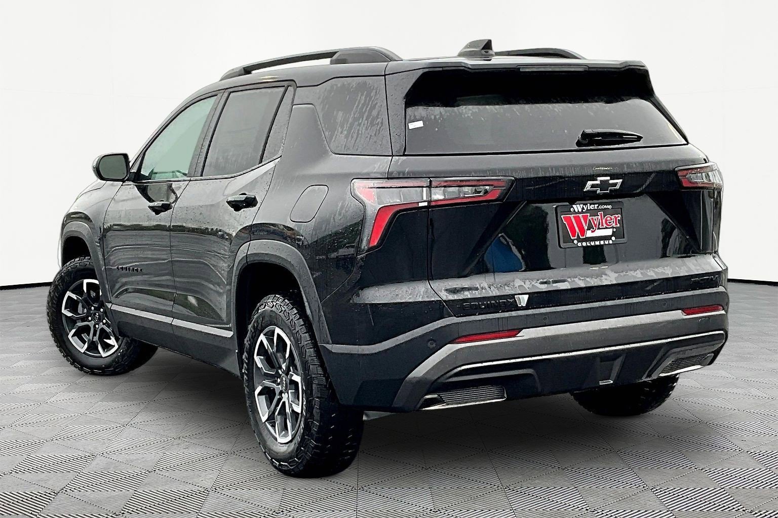 New 2026 Chevrolet Equinox ACTIV FWD image 3