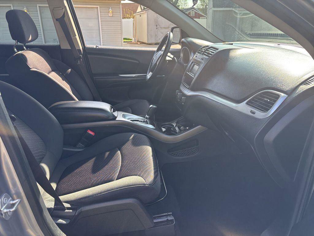 Used 2018 Dodge Journey SE w/ Popular Equipment Group FWD image 14