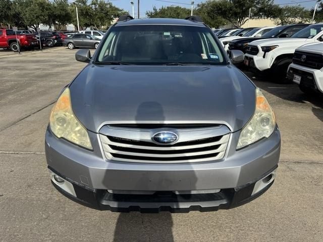 Used 2010 Subaru Outback 2.5i Premium AWD/4WD image 2