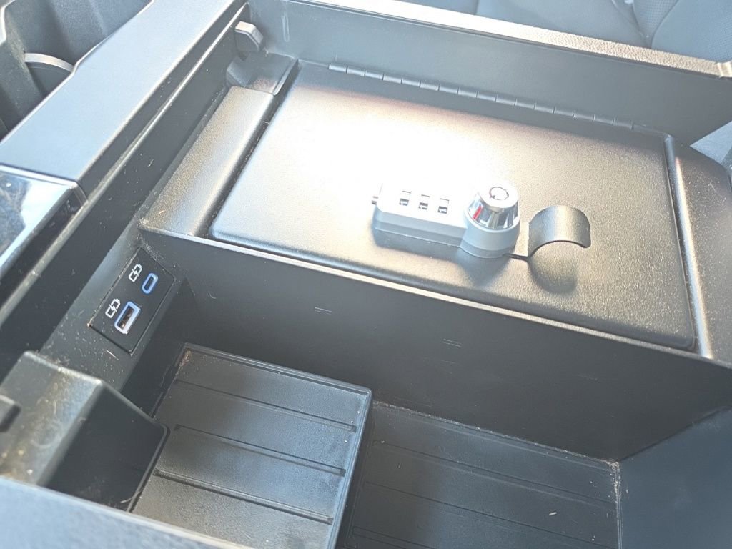 Used 2023 Toyota Tundra Limited image 36