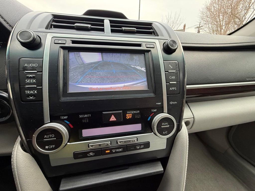 Used 2012 Toyota Camry XLE w/ Leather Pkg image 23
