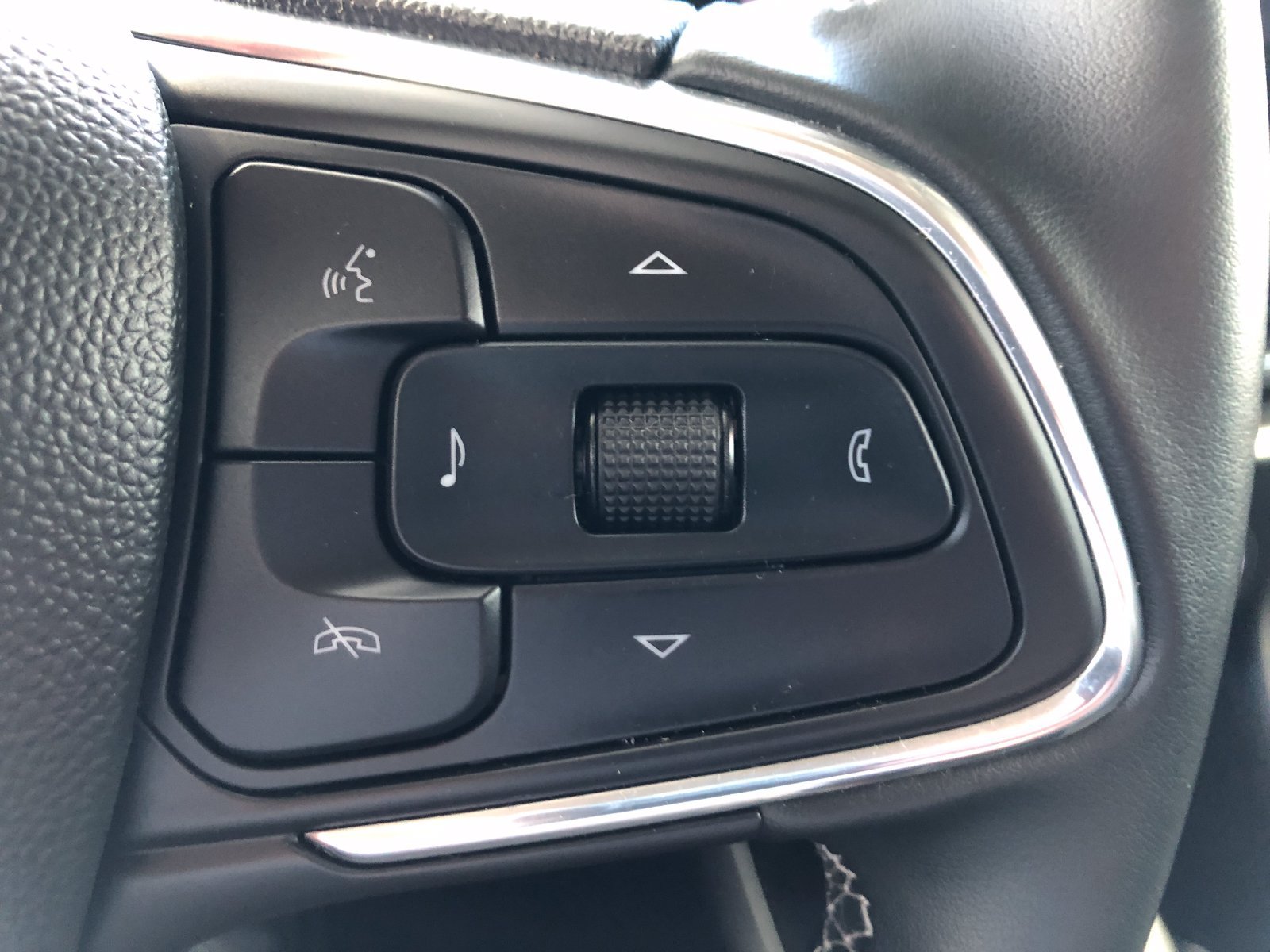 Used 2024 Buick Encore GX Preferred AWD/4WD image 31