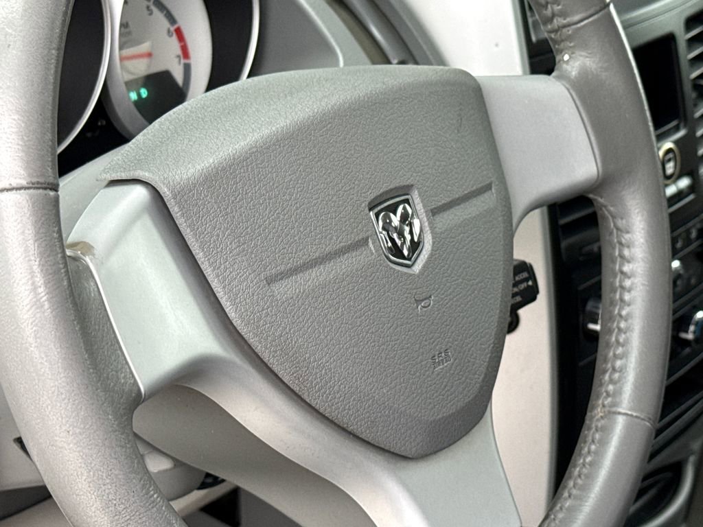 Used 2008 Dodge Grand Caravan SXT w/ Family Value Group FWD image 28
