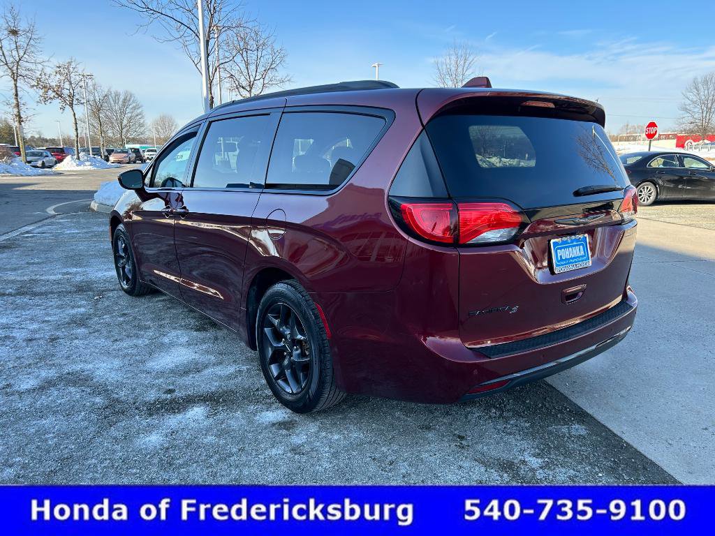 Used 2018 Chrysler Pacifica Touring Plus w/ S Appearance Package image 4