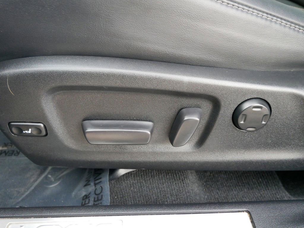 Used 2020 Lexus RX 450h AWD w/ Luxury Package image 17