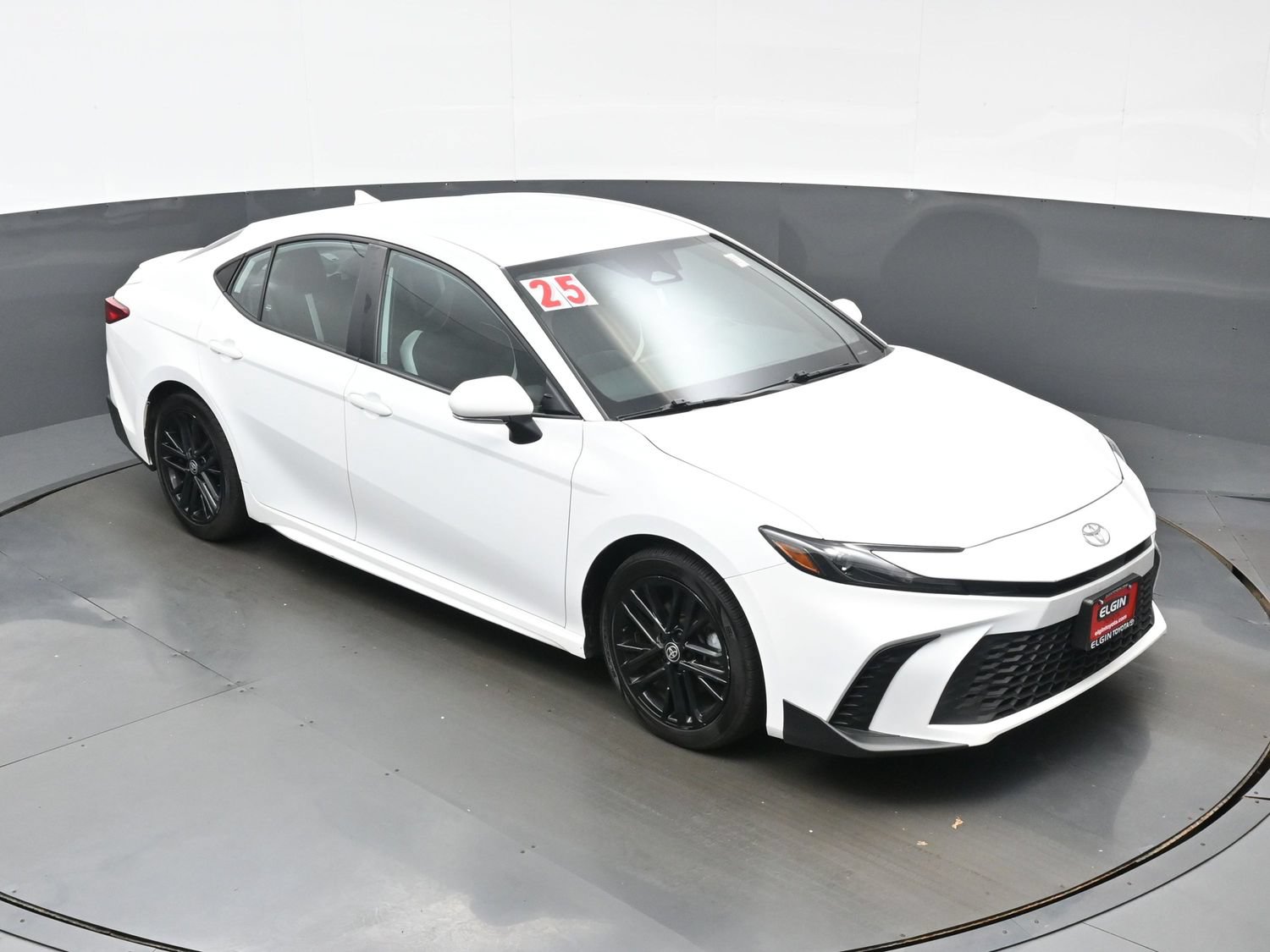 Used 2025 Toyota Camry SE FWD image 35