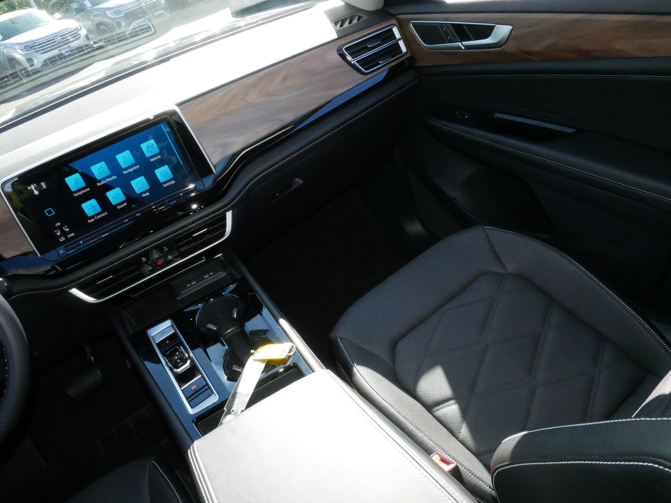 Certified 2024 Volkswagen Atlas SE AWD/4WD image 14