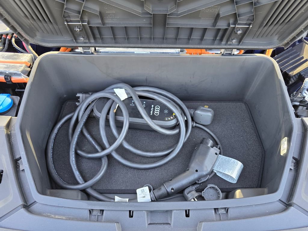 Used 2023 Audi e-tron Premium Plus w/ Premium Plus Package image 37