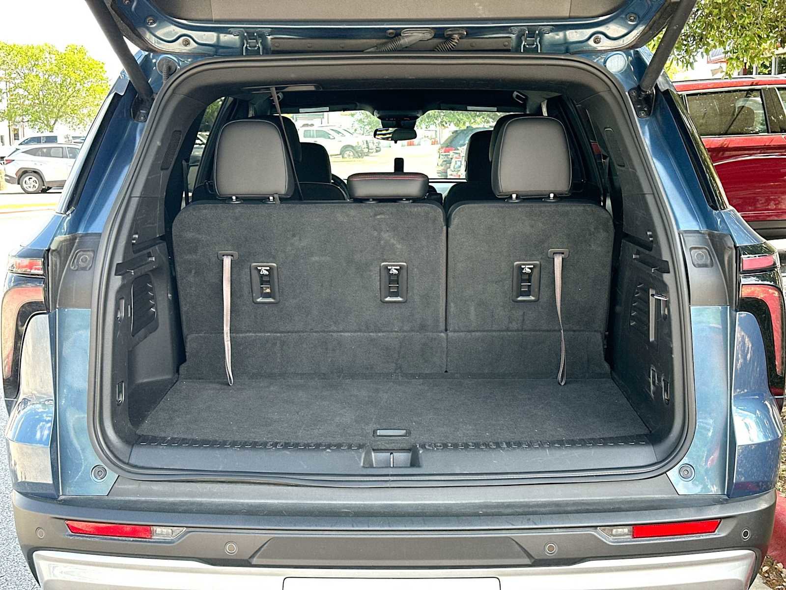 Used 2025 Chevrolet Traverse Z71 image 28
