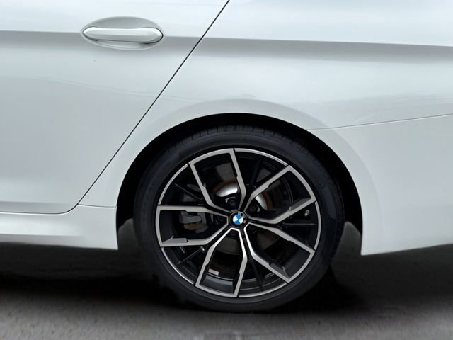 Used 2023 BMW 540i xDrive w/ M Sport Package image 17