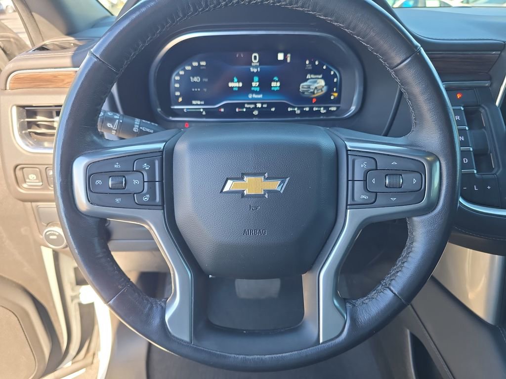 Used 2022 Chevrolet Suburban LT w/ Luxury Package RWD image 26