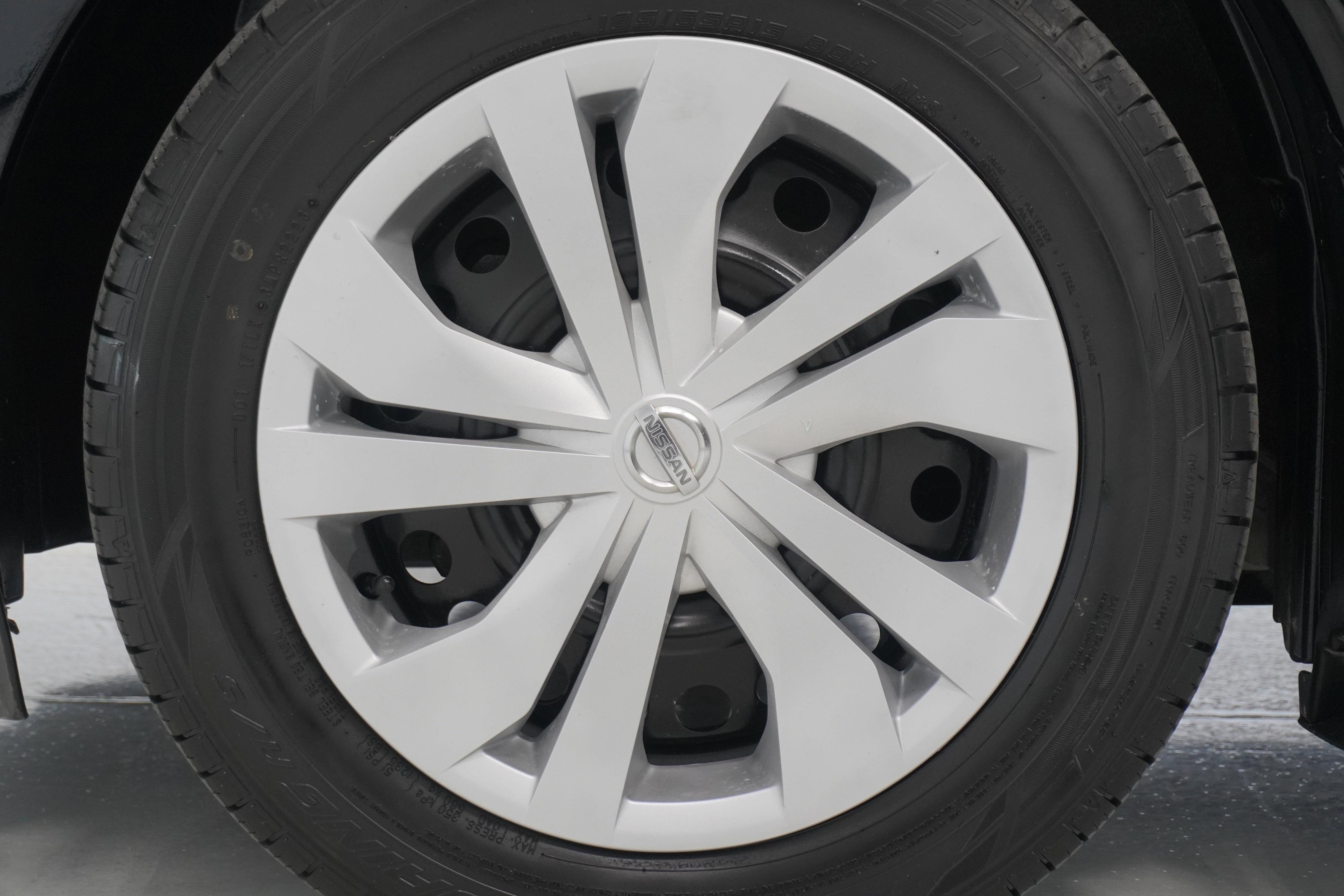 Used 2018 Nissan Versa Note SV image 22