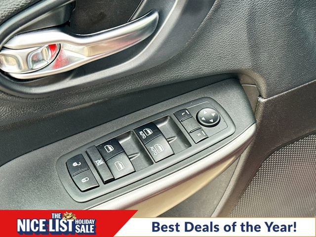 Used 2019 Jeep Cherokee Latitude Plus w/ Comfort/Convenience Group image 17