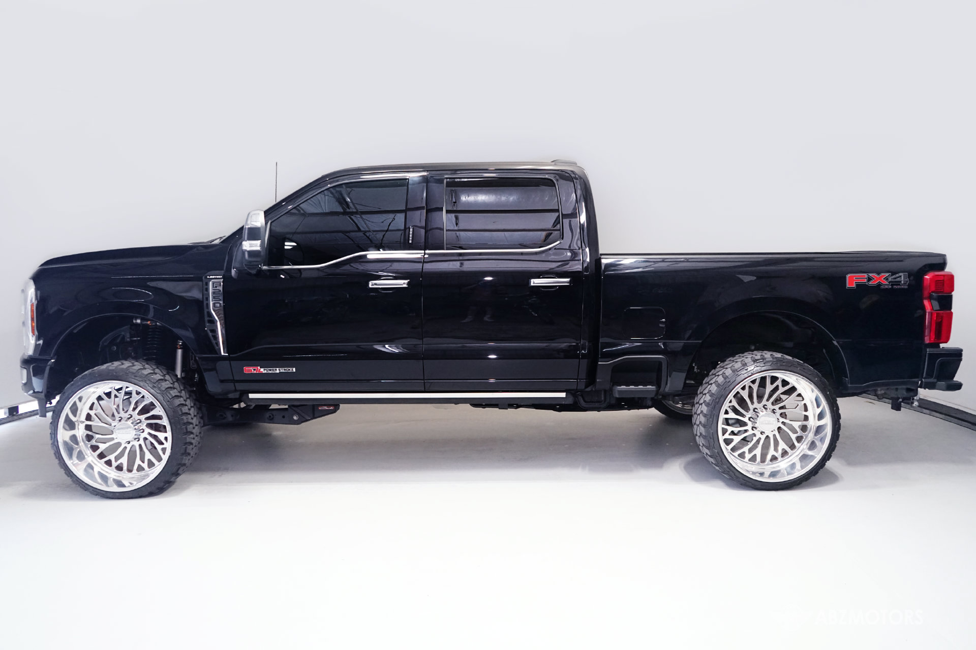 Used 2024 Ford F250 Limited w/ FX4 Off-Road Package AWD/4WD image 4