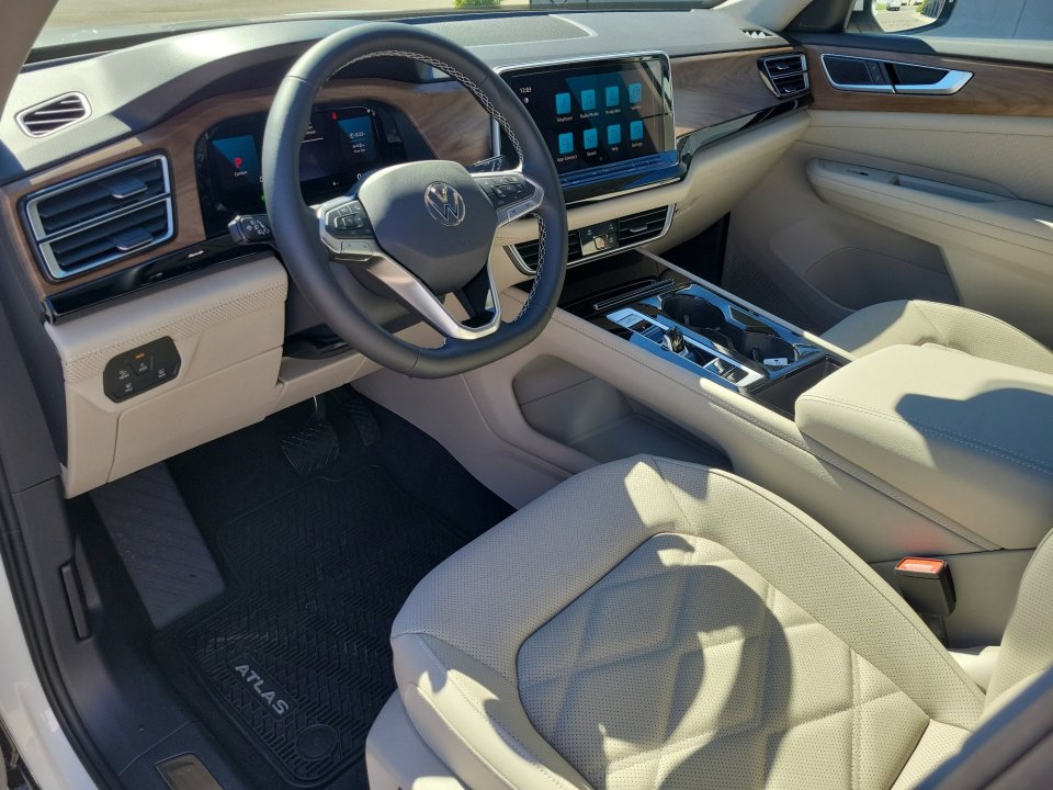 New 2026 Volkswagen Atlas SE image 30