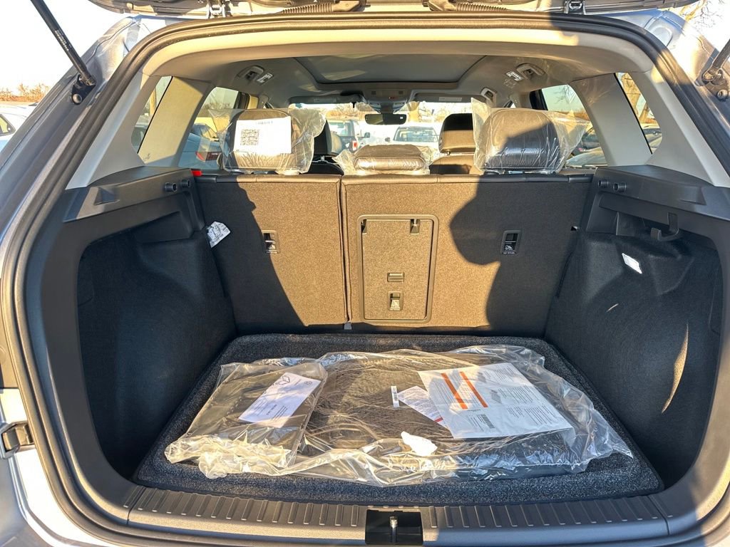 New 2026 Volkswagen Taos SEL image 29