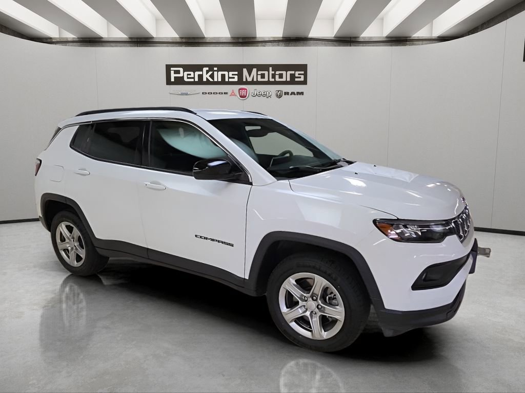 Used 2024 Jeep Compass Latitude image 7