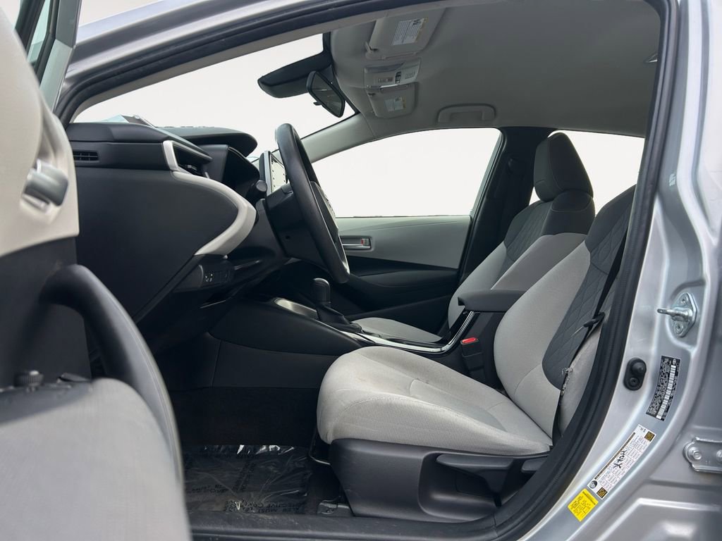 Used 2021 Toyota Corolla LE image 14