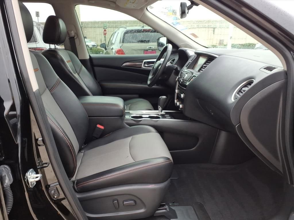 Used 2020 Nissan Pathfinder SL FWD image 18
