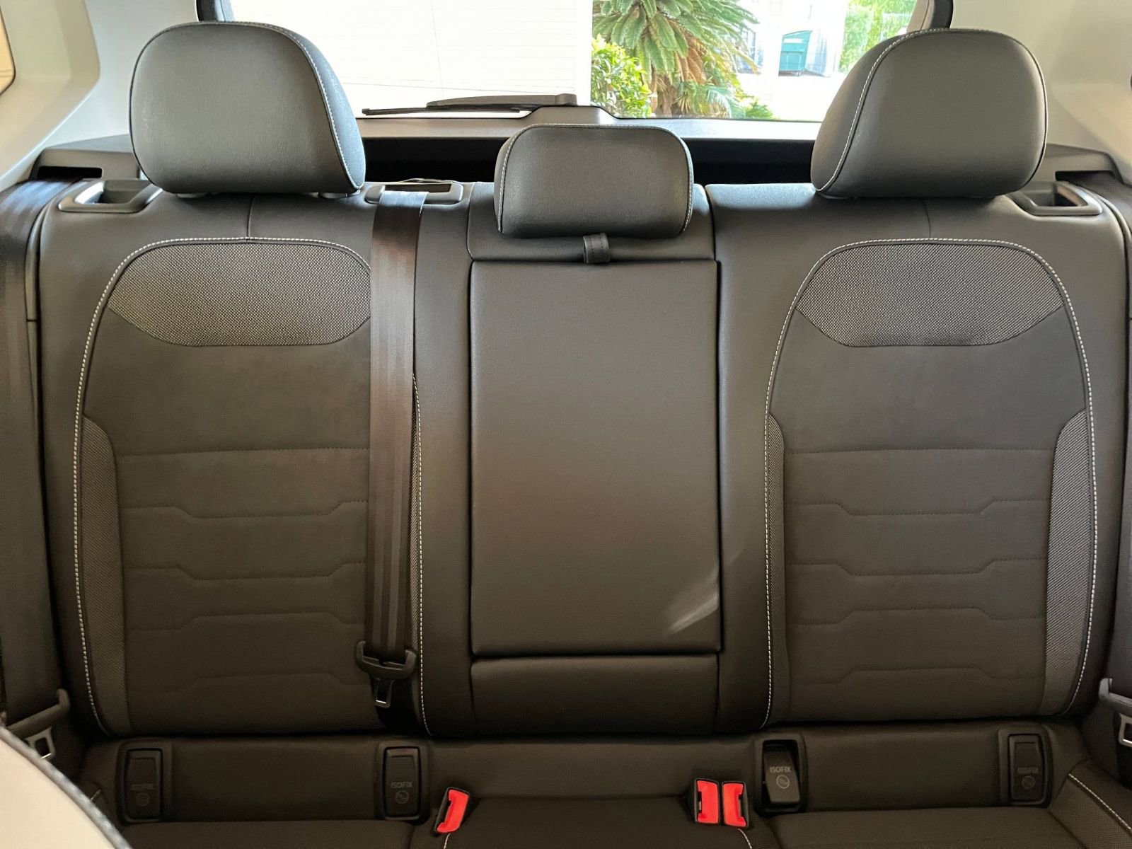 Used 2025 Volkswagen Taos SE image 38