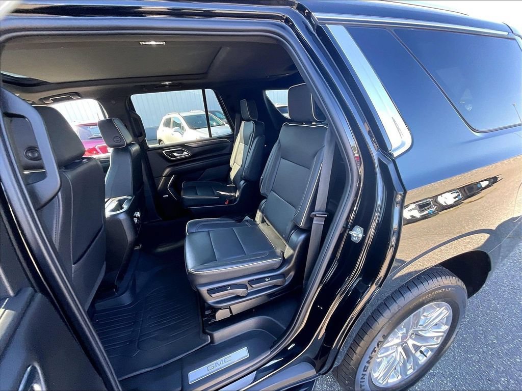Used 2023 GMC Yukon SLT w/ SLT Premium Package AWD/4WD image 15