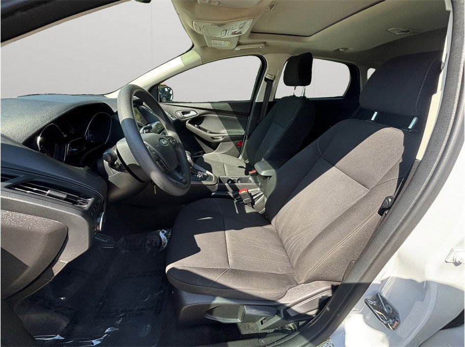 Used 2017 Ford Focus SEL image 2