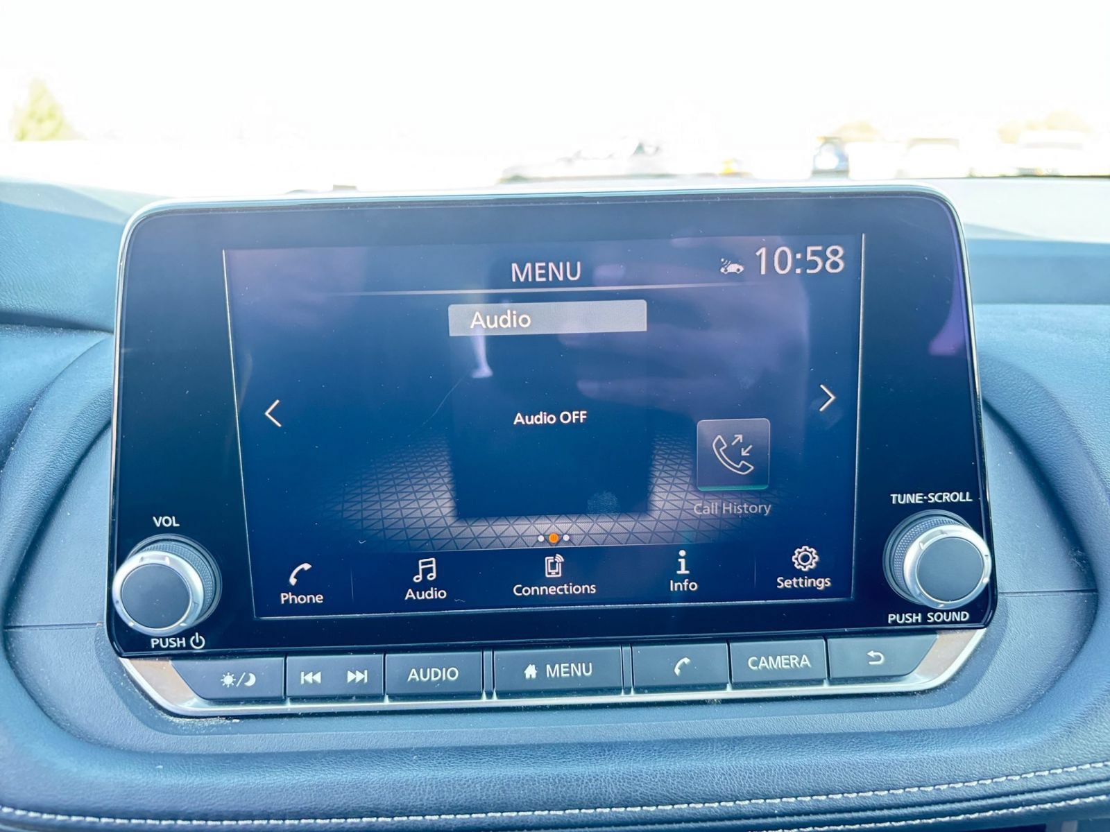 Used 2025 Nissan Rogue SV AWD/4WD image 19