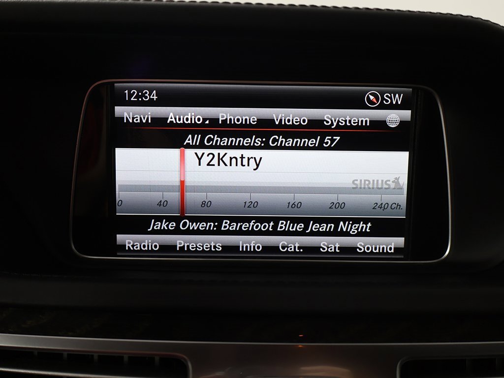 Used 2015 Mercedes-Benz E 400 4MATIC Sedan w/ Lighting Package image 45