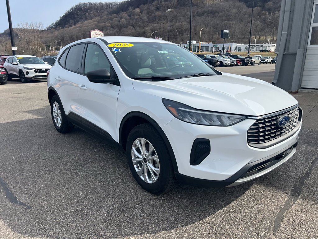 Used 2025 Ford Escape Active w/ Cold Weather Package image 3