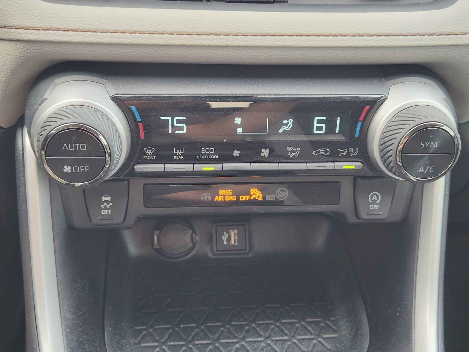 Used 2024 Toyota RAV4 XLE image 23